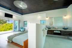 Gracehaven Villa - Master bedroom suite